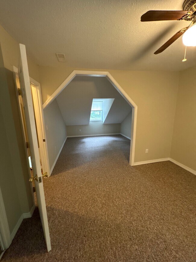 Building Photo - 95 Southwood Dr