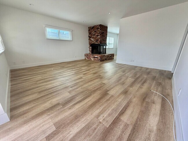 Building Photo - Recently Renovated 2BD Home in El Segundo with Large Backyard & 2-Car Garage