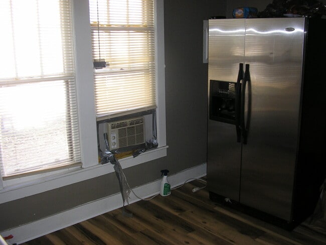 Building Photo - 1625 Catherine Dr