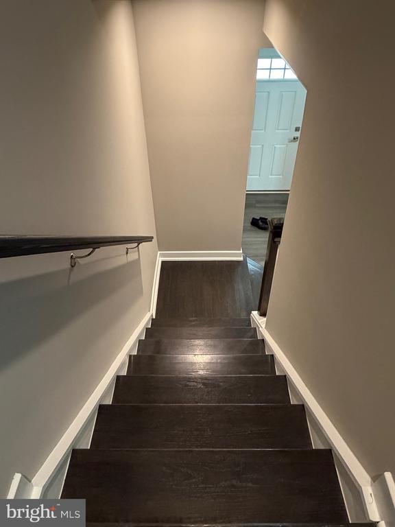 Building Photo - 149 Lawndale Dr