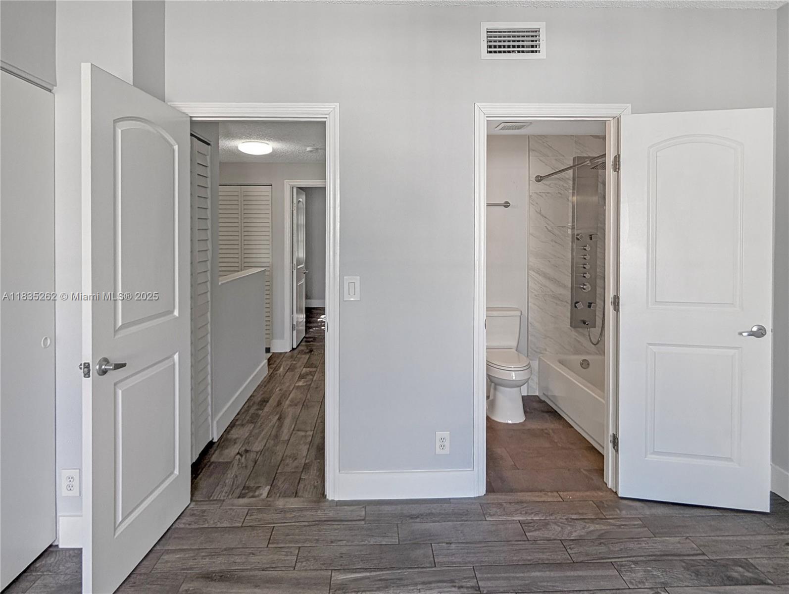 Building Photo - 180 SW 96th Ter