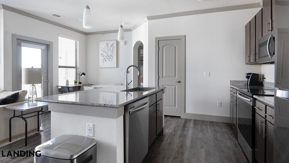 Building Photo - 12500 Shadowglen Trce