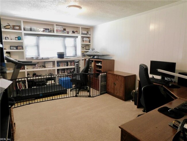 Building Photo - 5804 Susquehanna Dr