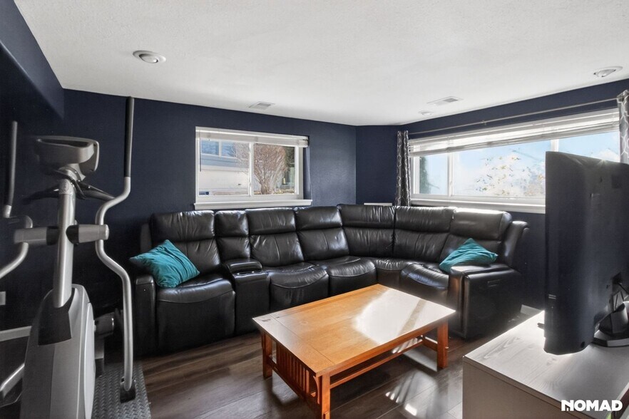 Building Photo - 2744 S Quince St