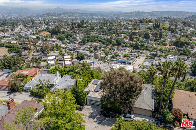 Building Photo - 2300 Ronda Vista Dr