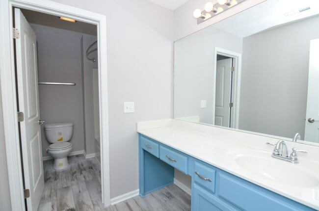 Building Photo - 2455 New Holland Cir