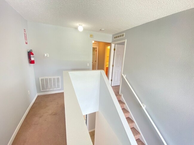 Building Photo - 14138 Econ Woods Ln