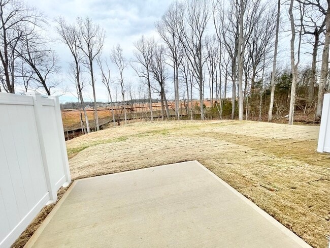 Building Photo - Don't miss out! Paired Home minutes from I-77 and I-40 Tour today!