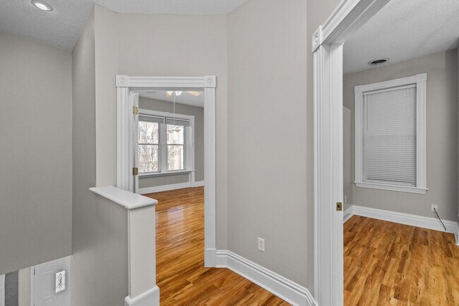 Building Photo - *MOVE IN SPECIAL* High end, 3 bedroom single family home in The Grove!