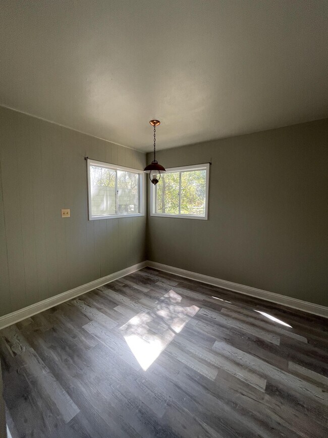 Building Photo - 935 Allen Ave