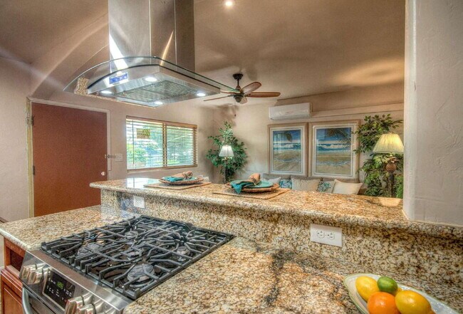 Building Photo - Bahama Palms, Newly Renovated Downtown Riverside Retreat!