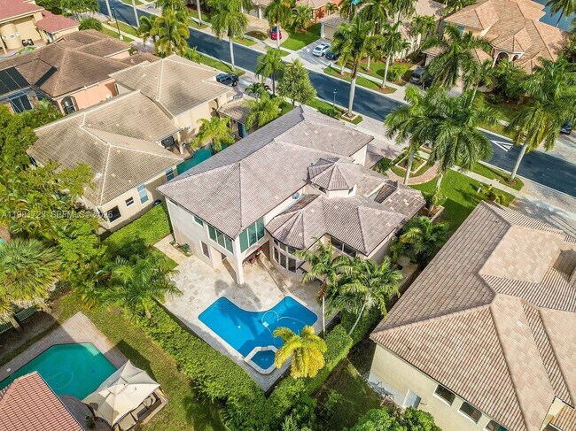 Building Photo - 3182 SW 189th Ave