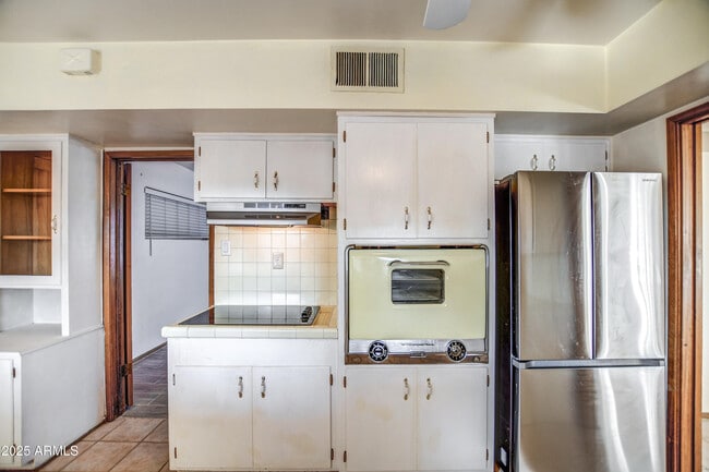 Building Photo - 8235 E Virginia Ave