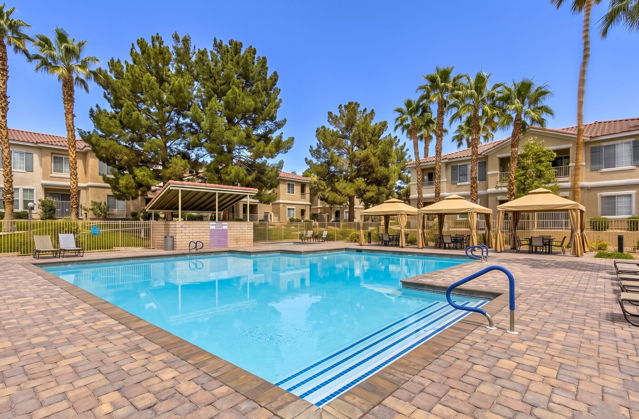 Building Photo - 251 S Green Valley Pky