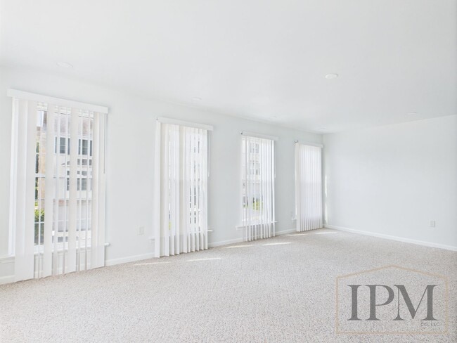 Building Photo - Available Now - 3 Bedroom Home in Dallasto...