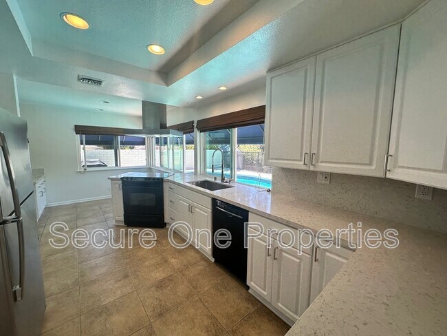 Building Photo - 288 W Siesta Ave