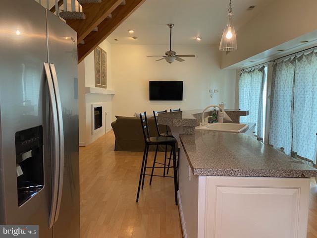 Building Photo - 1420 Riverside Dr