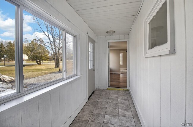 Building Photo - 6637 Dix Rd