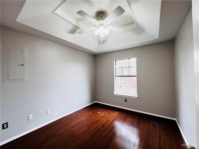 Building Photo - 18 La Vista St