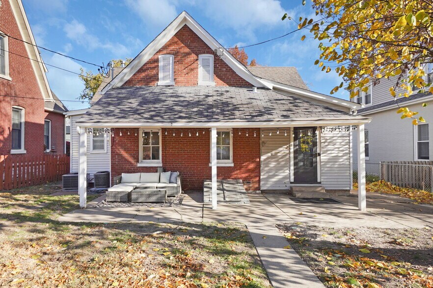 Building Photo - 1015 N 5th St