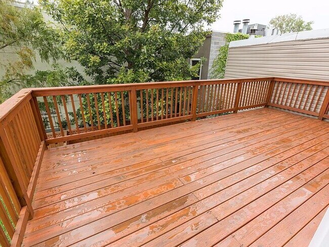 Building Photo - "Spacious Urban Living: Luxurious 4-Bed, 4-Bath Duplex in the Heart of Washington, DC!"