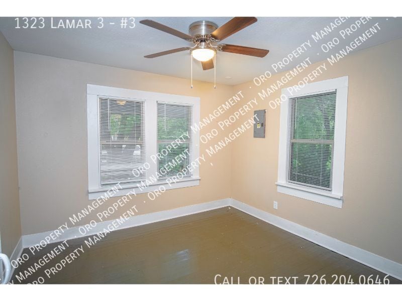 Building Photo - 1323 Lamar St