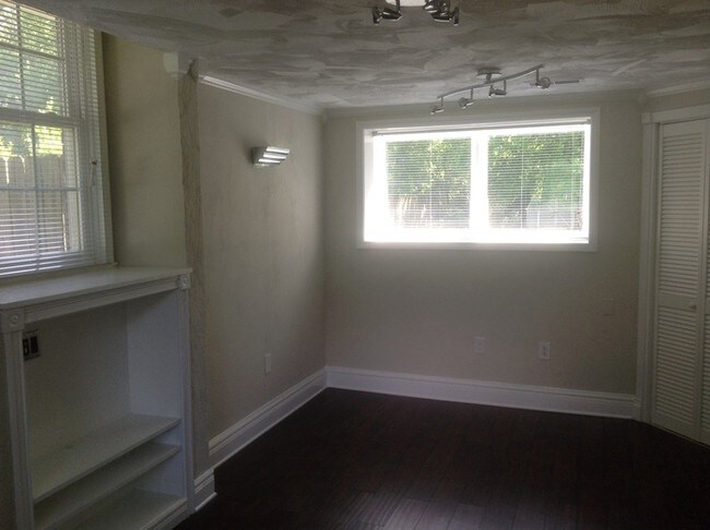 Building Photo - Glengarry Area-Nashville