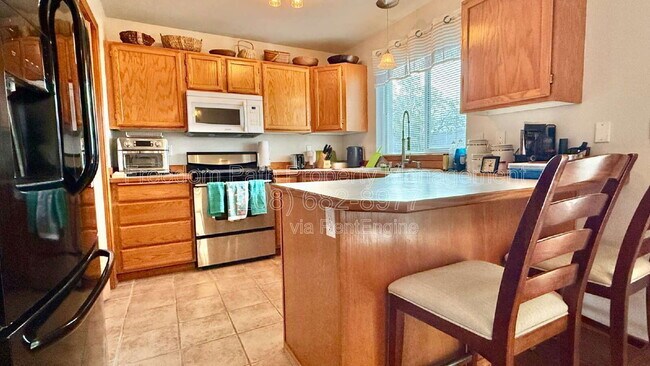 Building Photo - 1902 W Hampson Ave