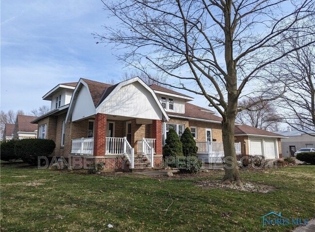 Building Photo - 301 E Bigelow St