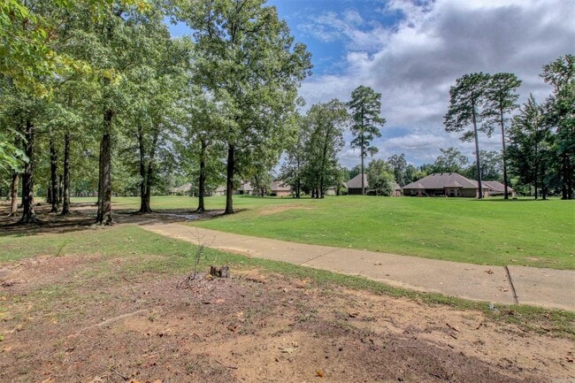 Building Photo - 210 Deauville Dr