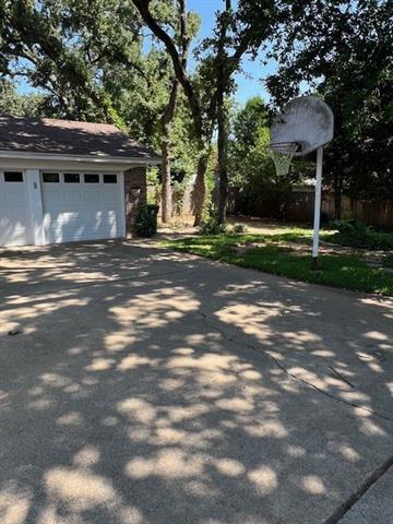 Building Photo - 408 Carnation Ln