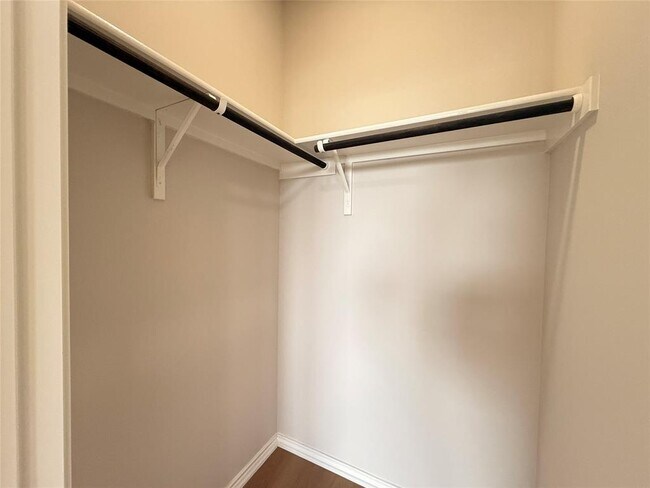 Building Photo - 1922 Tasmanian Tiger Trace