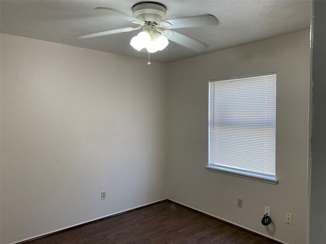Building Photo - 6823 Blue Ridge Dr