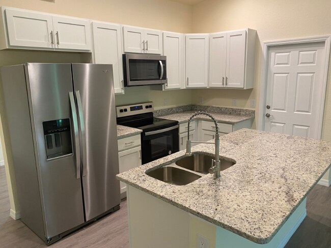 Building Photo - 5005 Tradewinds