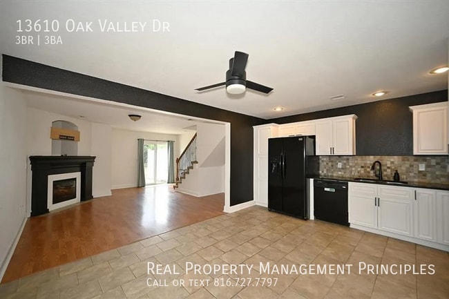 Building Photo - 13610 Oak Valley Dr