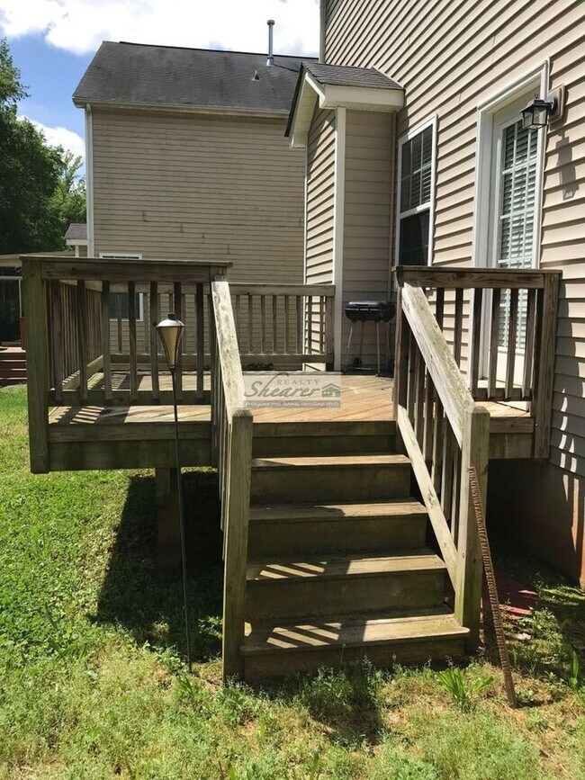 Building Photo - Canterfield in Harrisburg - Great 4 Bed, 2...