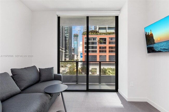 Building Photo - 121 NE 5th St