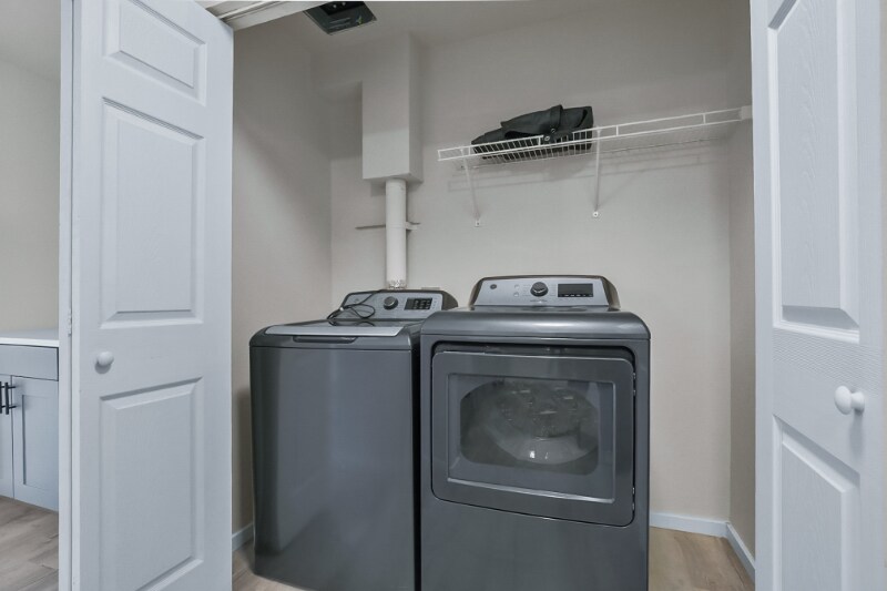 Building Photo - 12040 Bridgeport Way SW