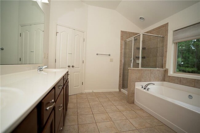 Building Photo - 2412 Harpers Way