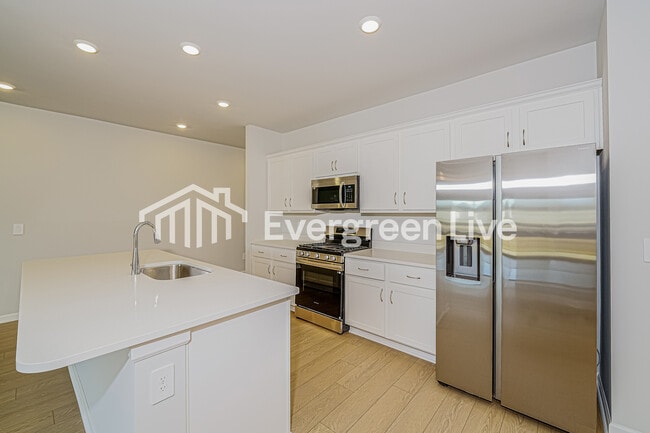 Building Photo - 104 Chain Bridge Circle