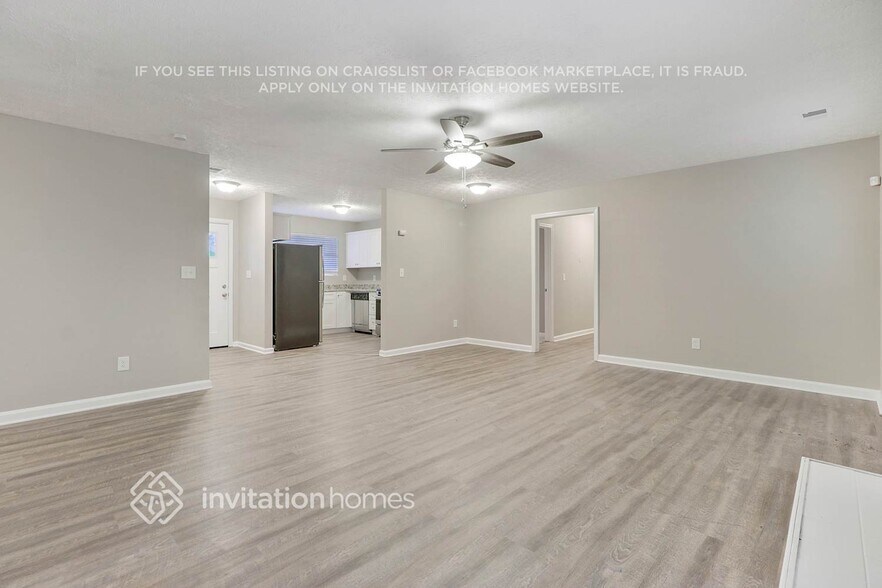 Building Photo - 626 Waynes Ct SE