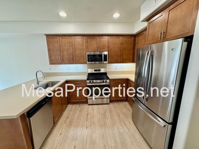 Building Photo - 340 N Fenimore Ave