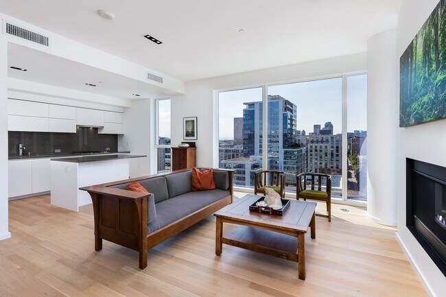 Building Photo - Modern Elegance at the Cosmopolitan on the Park