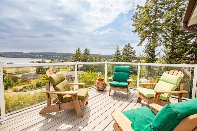 Building Photo - Furnished Greenbank Home with Water View and Bocce Ball!