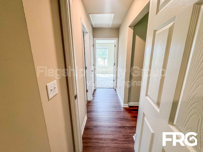 Building Photo - 110 Highland Pk Dr