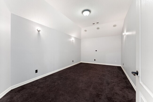 Building Photo - 8422 Misty Mountain Trail Ln