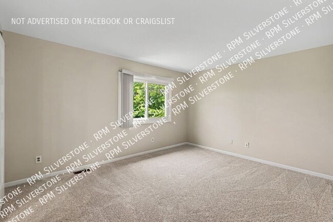 Building Photo - 452 Farmridge Ct