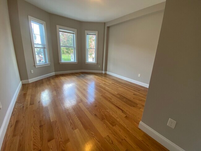 Building Photo - 17 Maywood St