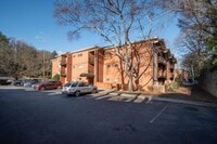 Building Photo - 250 Little St