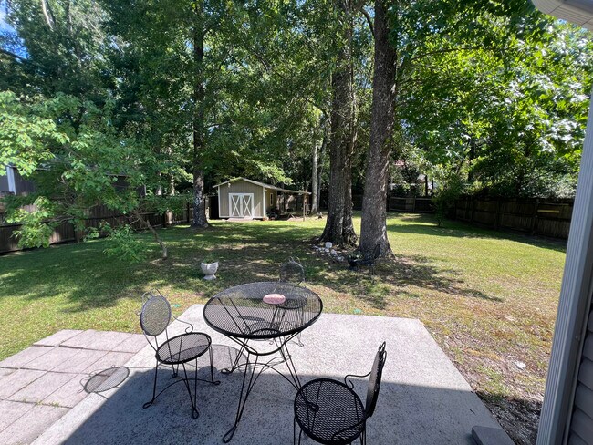 Building Photo - 28 Azalea Ave